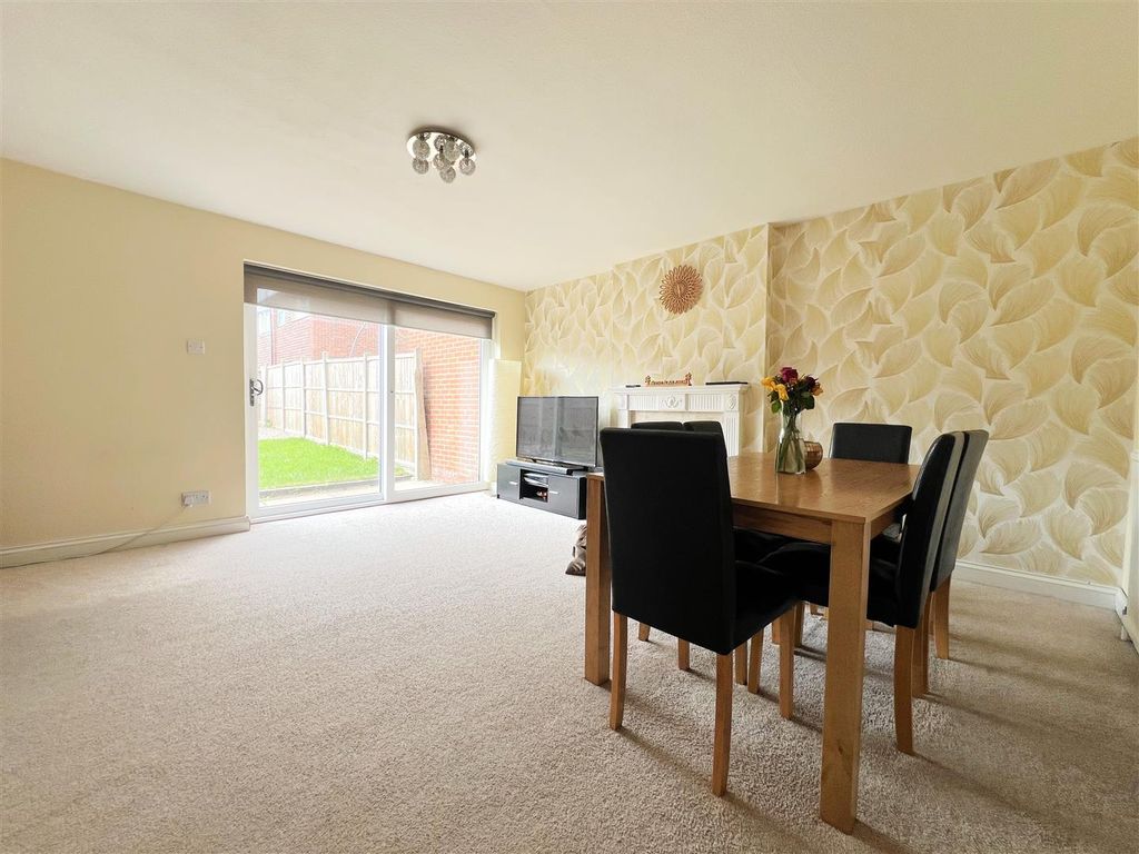 Property photo 3 of 16 Living/Dining Room