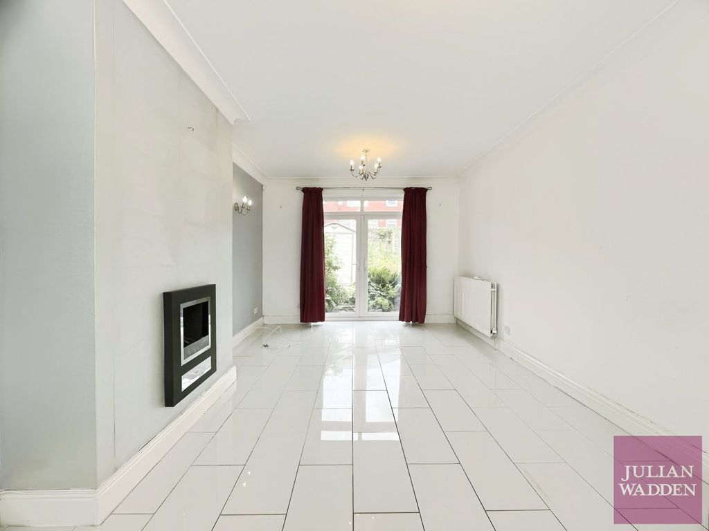 Property photo 3 of 16 Picture No. 11