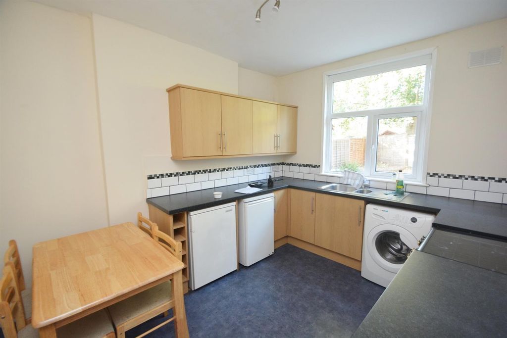 Property photo 3 of 8 Zcx4-c0Equ_cm_Reu6G8Lnfxf-K.Jpg