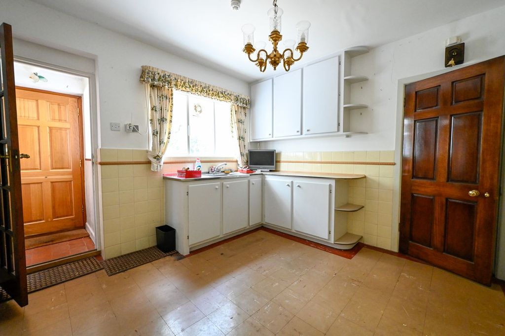 Property photo 3 of 22