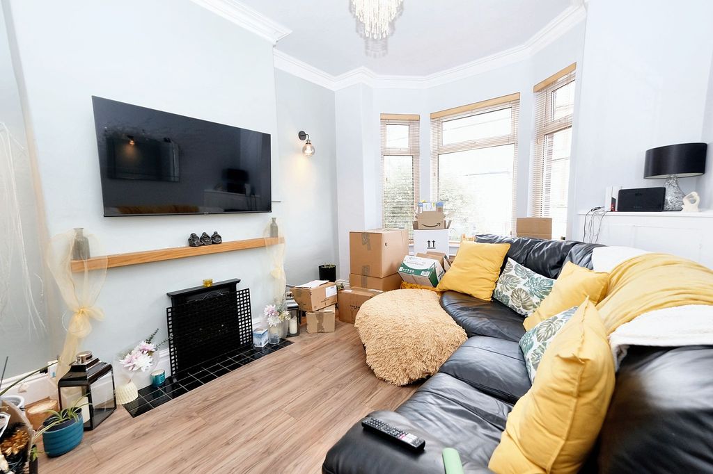 Property photo 2 of 17