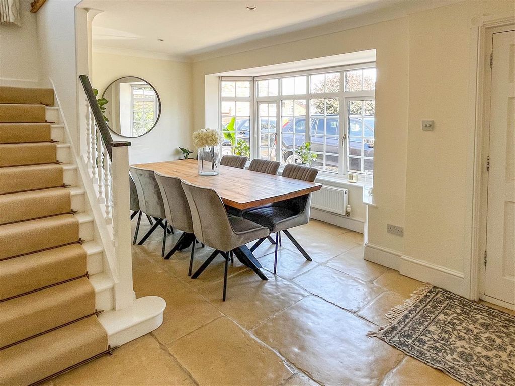 Property photo 3 of 29