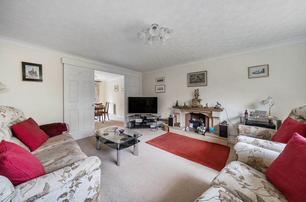 Property photo 3 of 22 Living Room