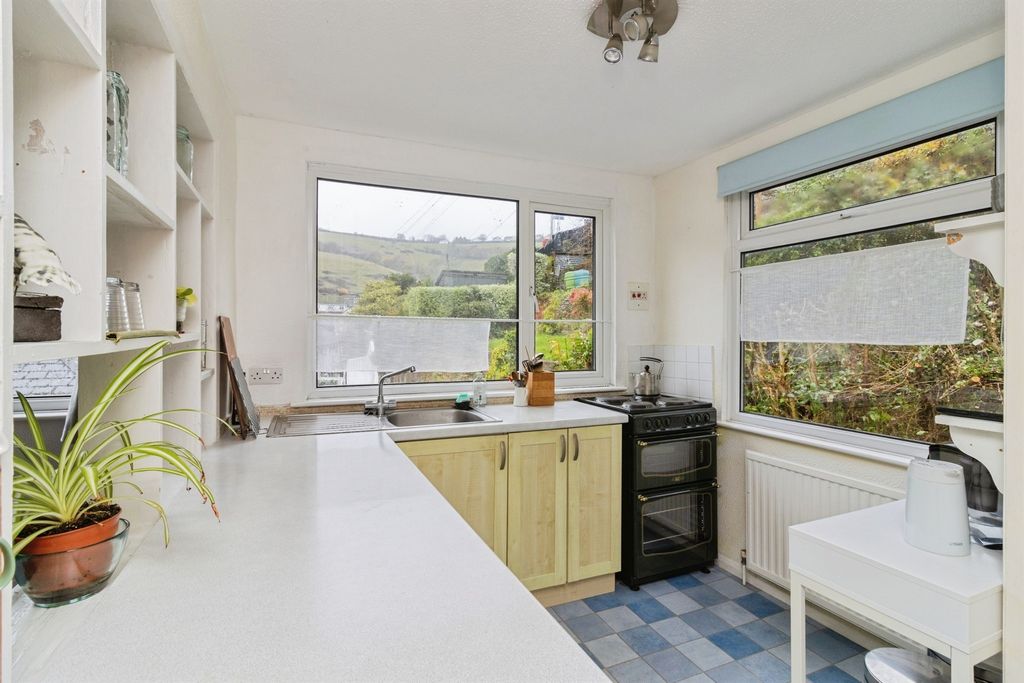 Property photo 2 of 26