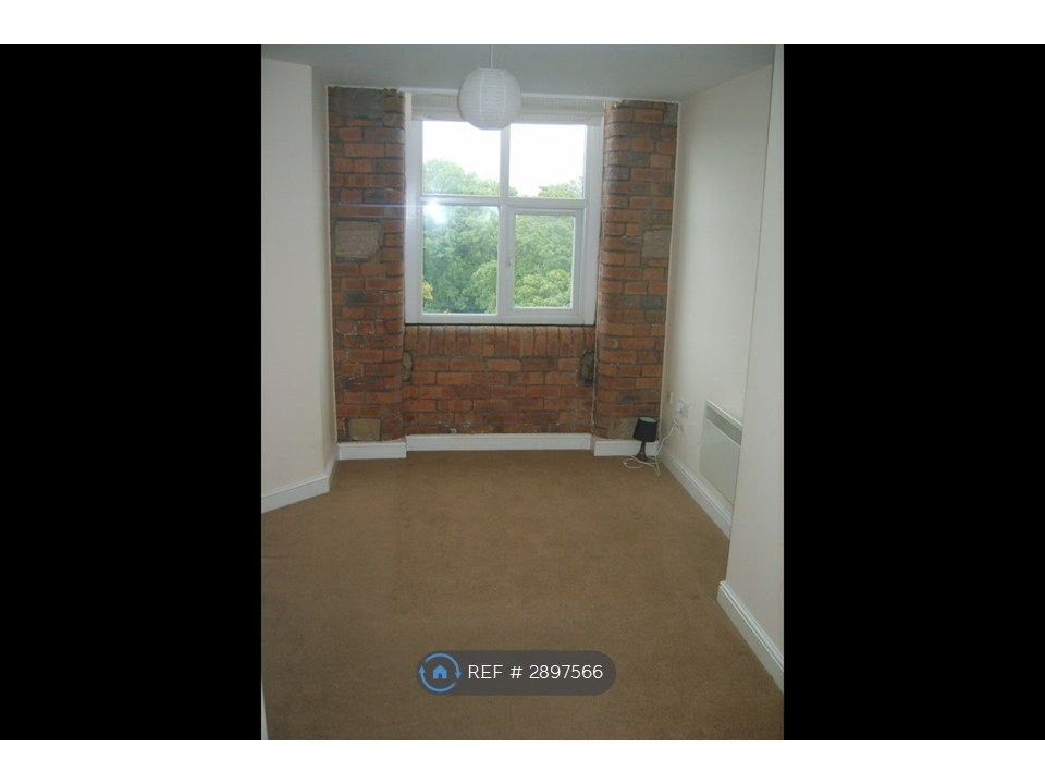 Property photo 3 of 8 Bedroom 1