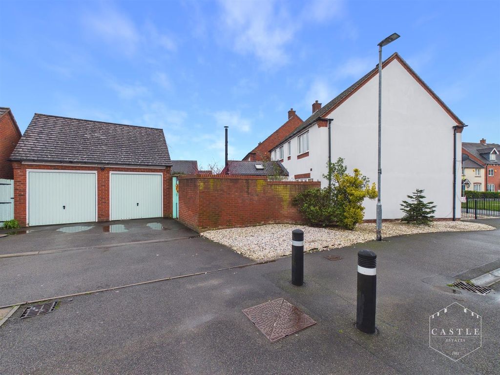 Property photo 2 of 41 Outside