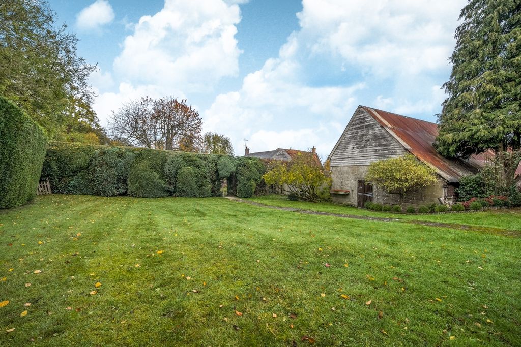 Property photo 3 of 15 Garden