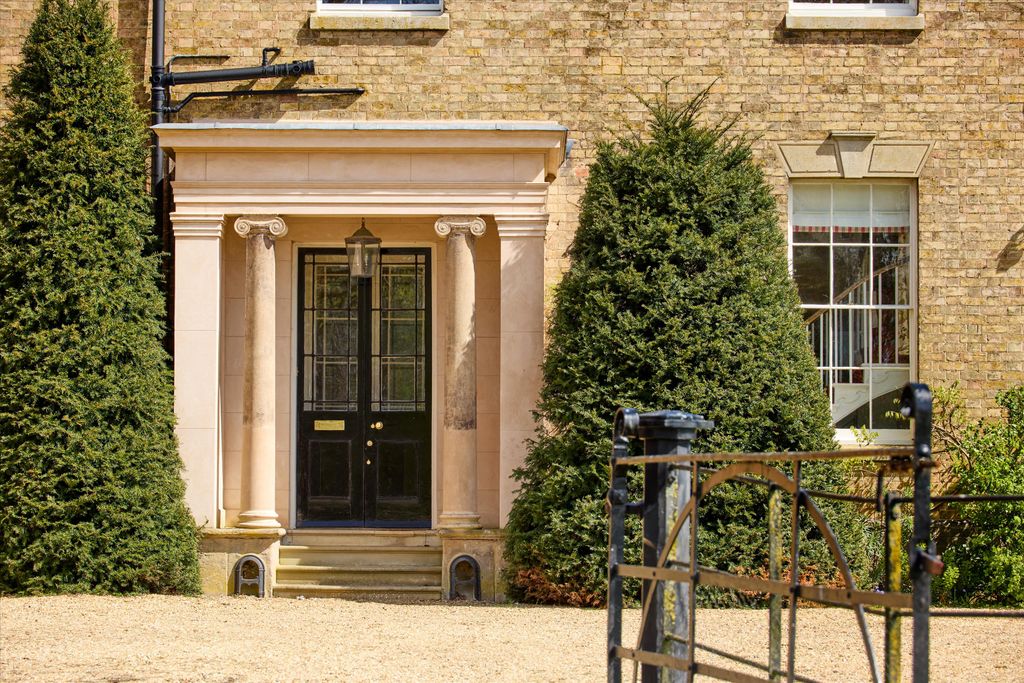 Property photo 3 of 28 Image