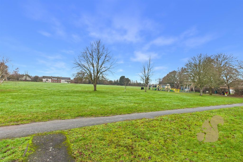 Property photo 2 of 21 Green