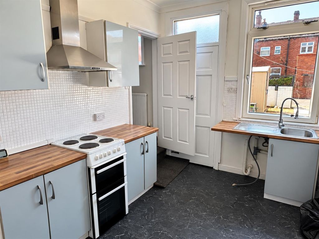 Property photo 3 of 6 Kitchen/Diner