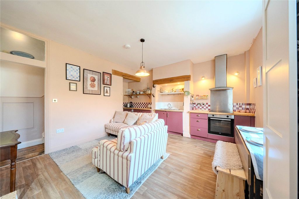 Property photo 2 of 11 Picture No. 01