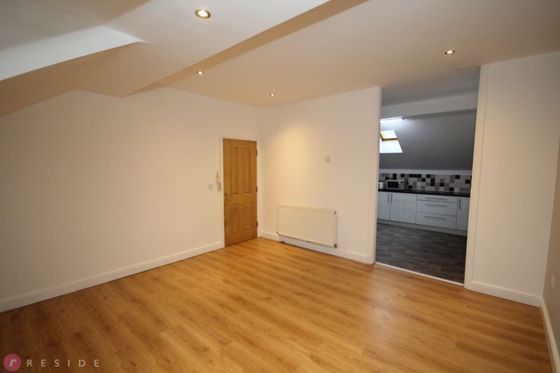 Property photo 3 of 10 Lounge