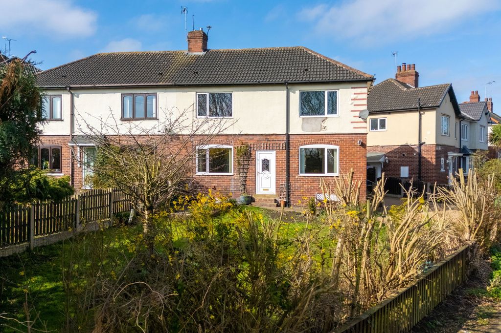 Property photo 1 of 31