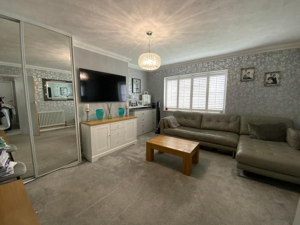 Property photo 3 of 15 Living Room 13'11 x 11'5