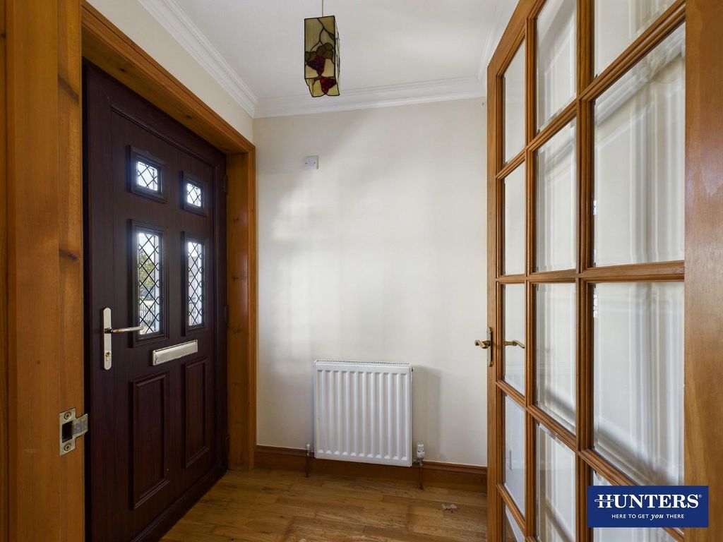 Property photo 2 of 19 Entrance Porch