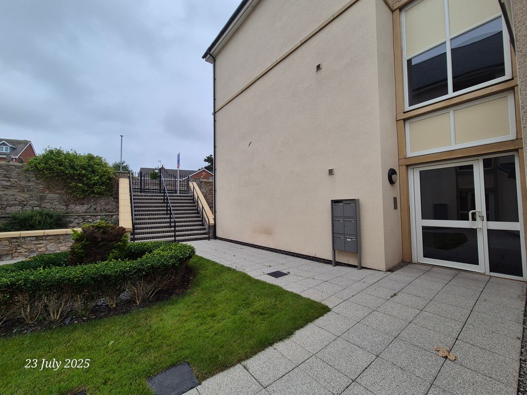 Property photo 2 of 40 Main Entrance 