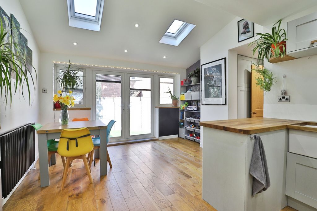 Property photo 3 of 19