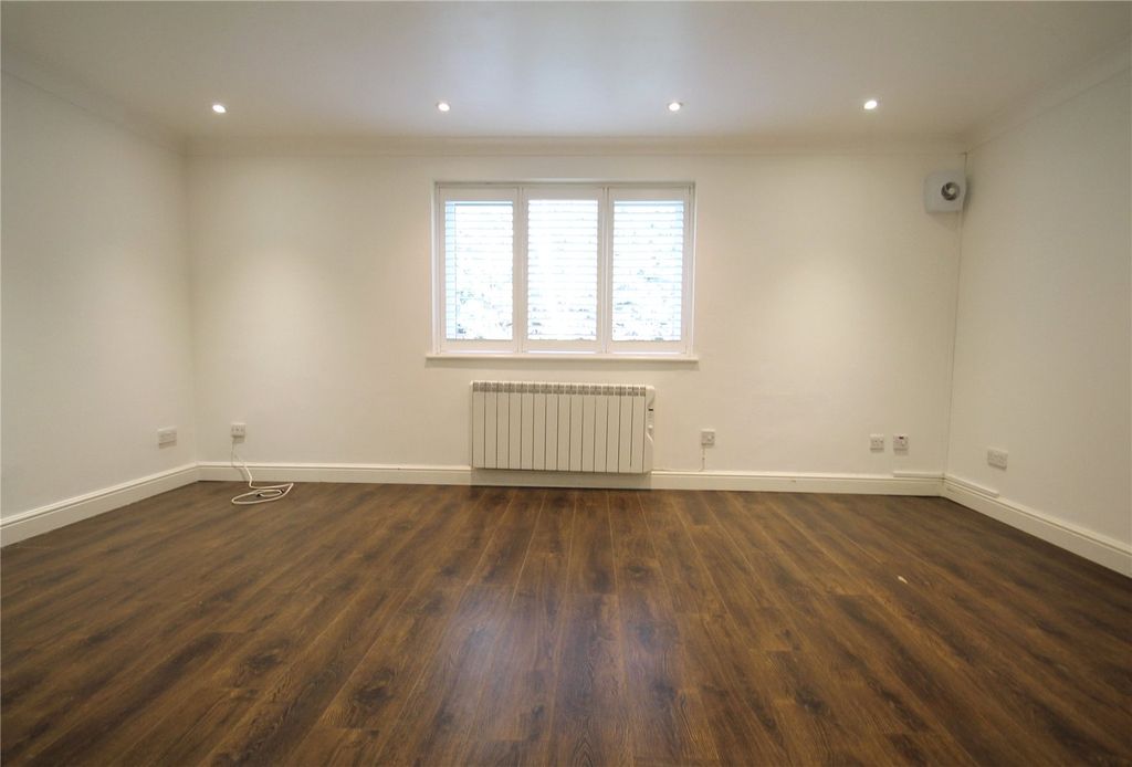 Property photo 2 of 8 Picture No. 04