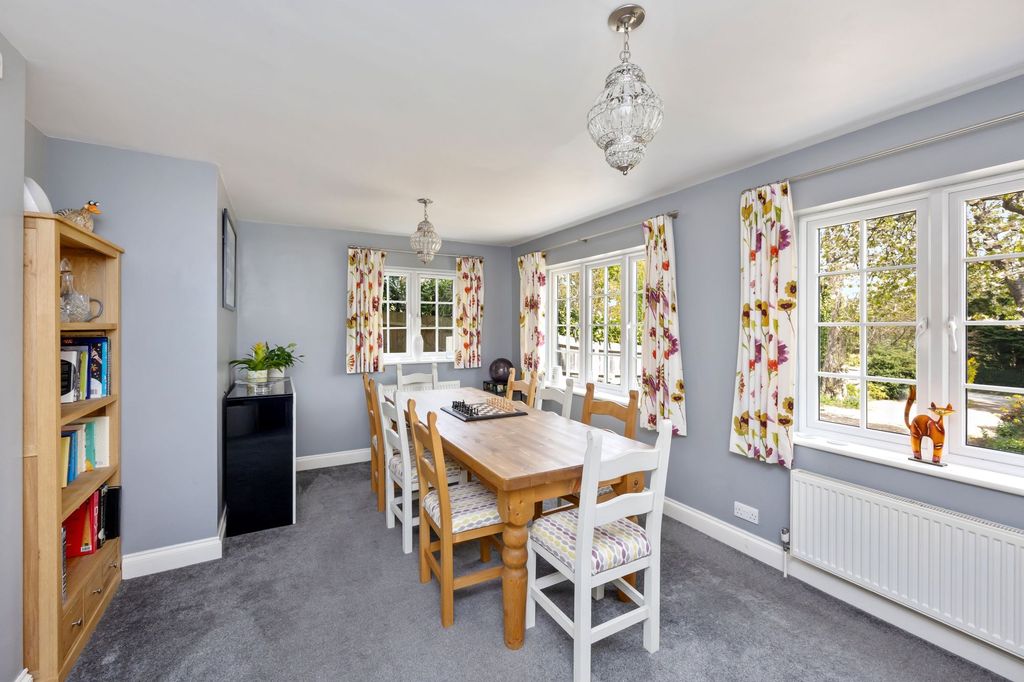 Property photo 2 of 30