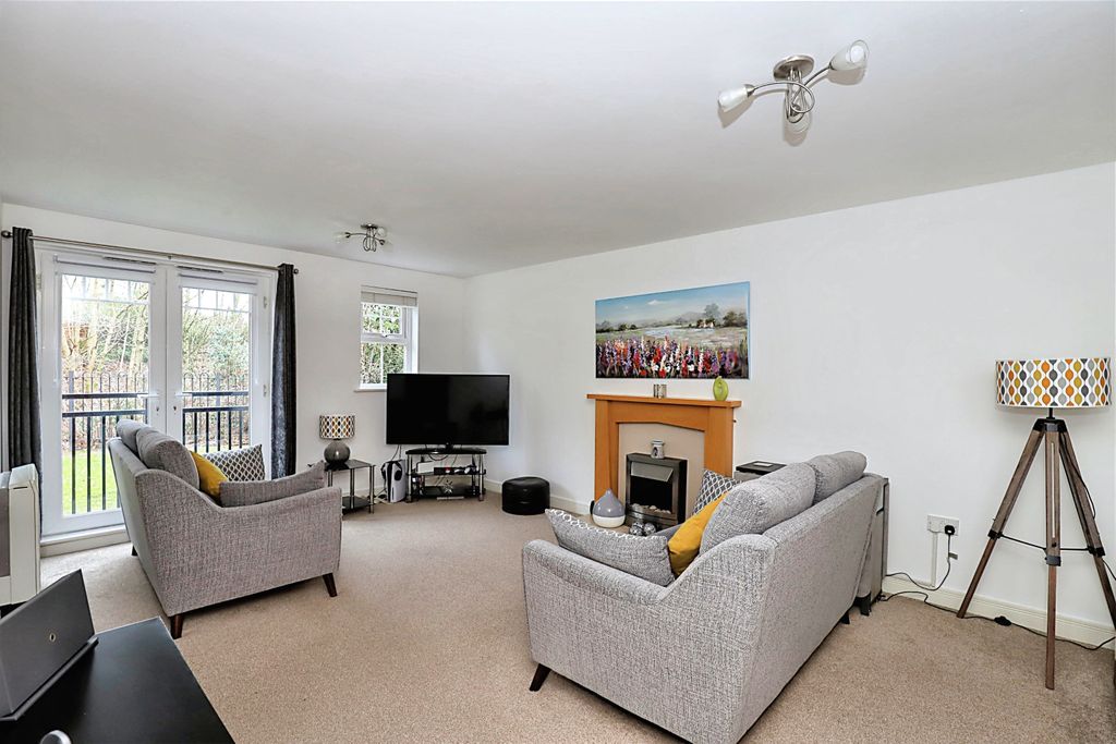 Property photo 2 of 9