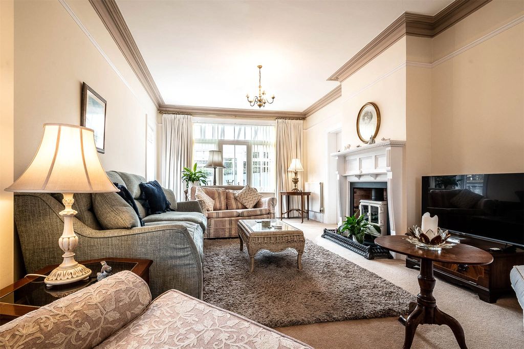 Property photo 3 of 30 Sitting Room