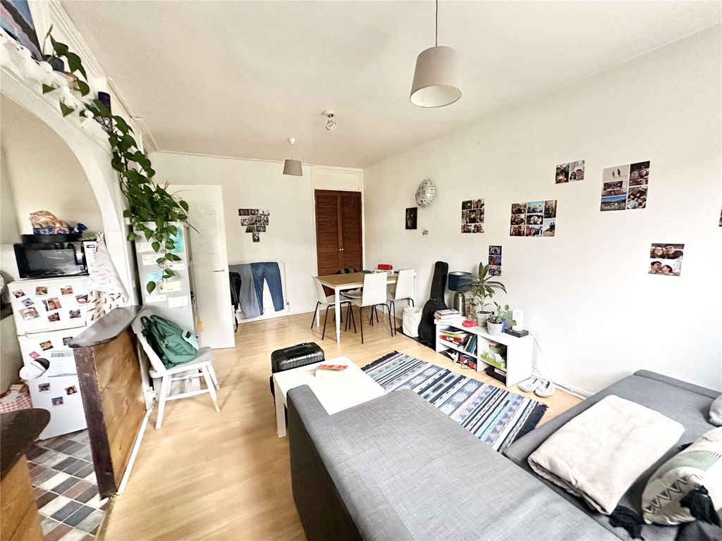 Property photo 3 of 8 Picture No. 09