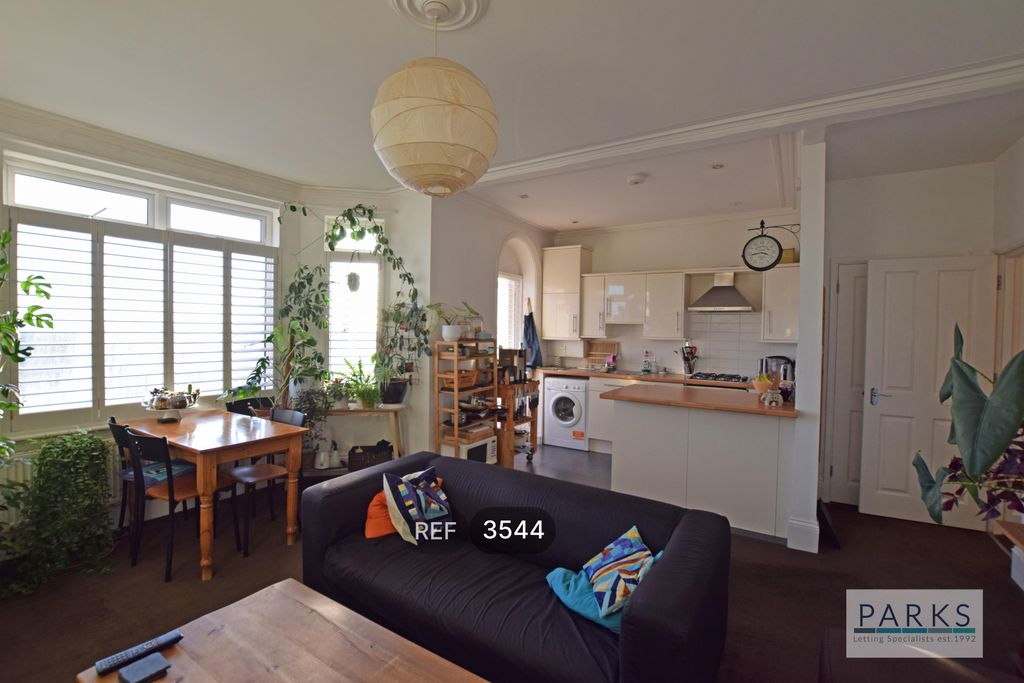 Property photo 1 of 7 Living Room