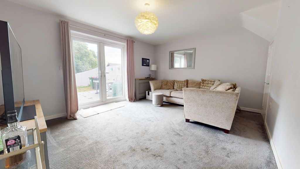 Property photo 3 of 20 4188884