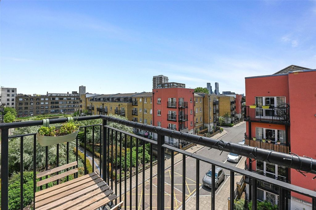 Property photo 2 of 18 Balcony