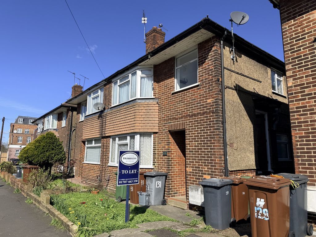 Property photo 1 of 9 Photo 8