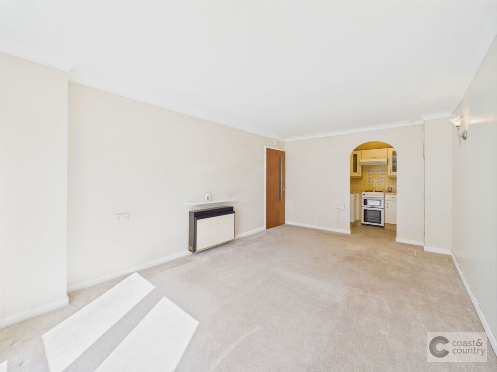 Property photo 3 of 9