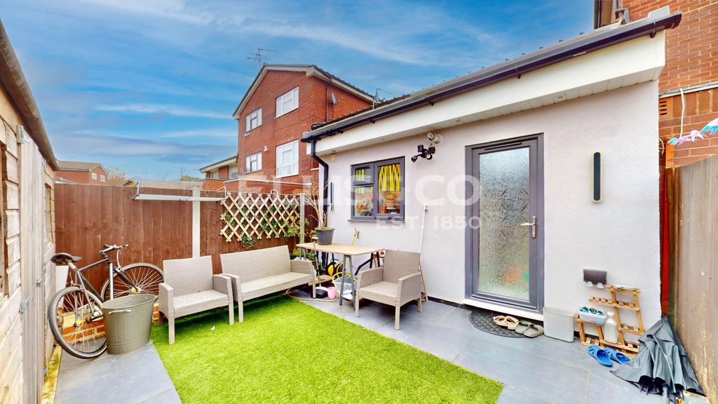 Property photo 2 of 19 Picture No. 02