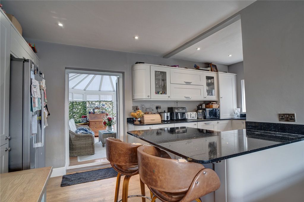 Property photo 2 of 13 Picture No. 02