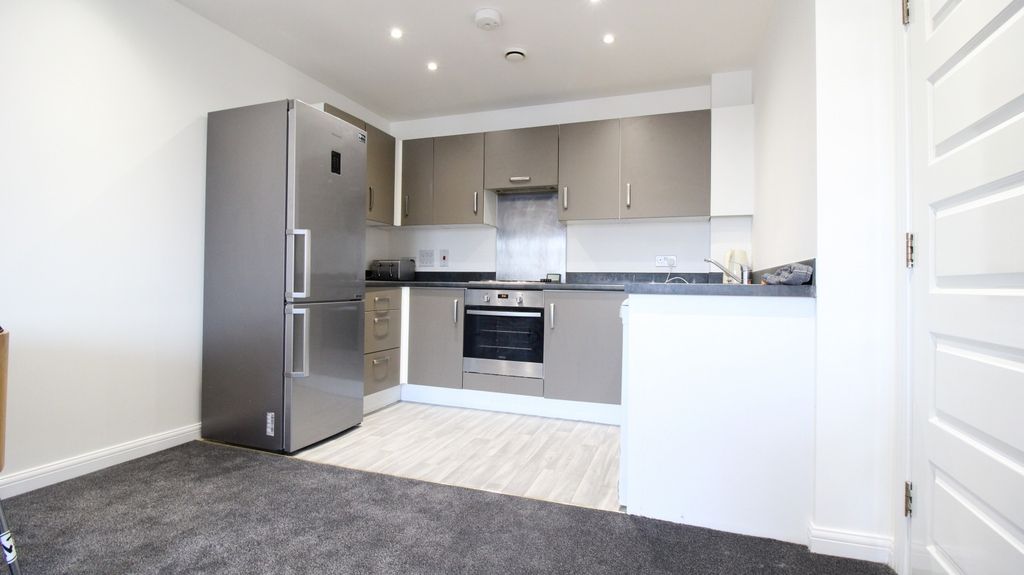 Property photo 3 of 6 Kitchen
