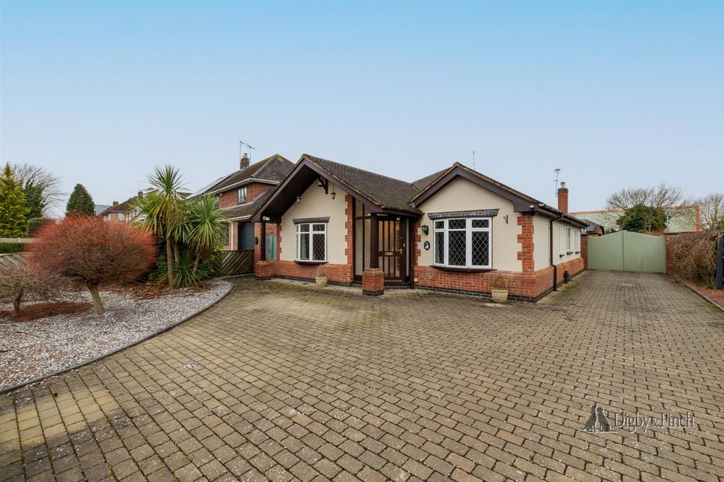 Property photo 1 of 35 11 Exeter Gardens