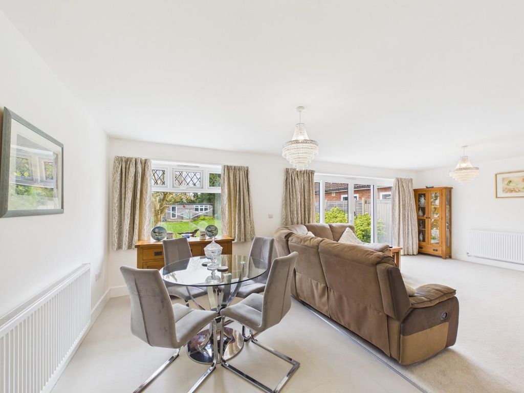 Property photo 3 of 20 Cam05010G0-Pr0039-Still016.Jpg