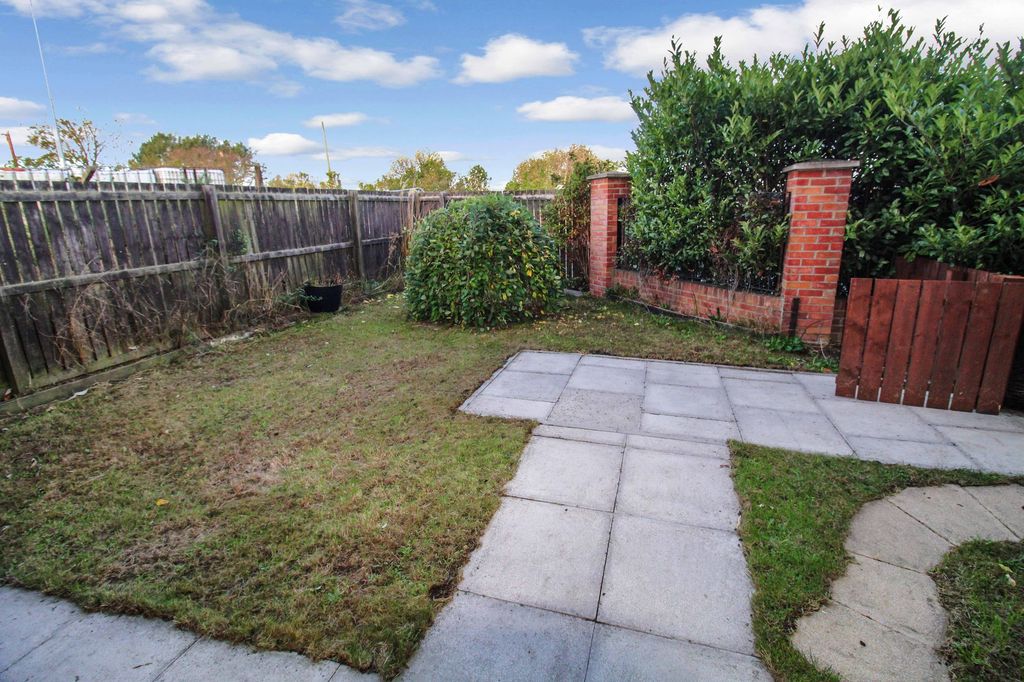 Property photo 3 of 19