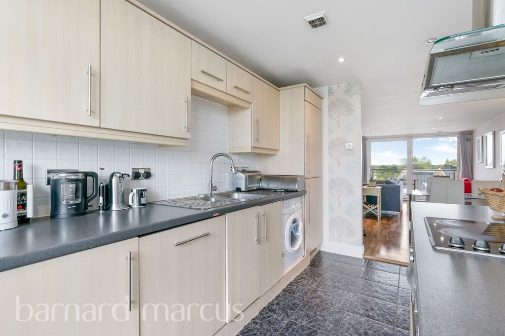 Property photo 2 of 8 Kitchen