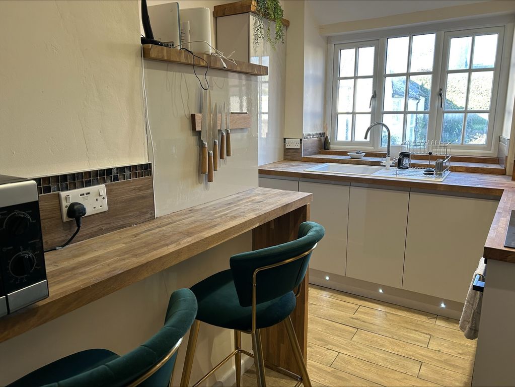 Property photo 2 of 11