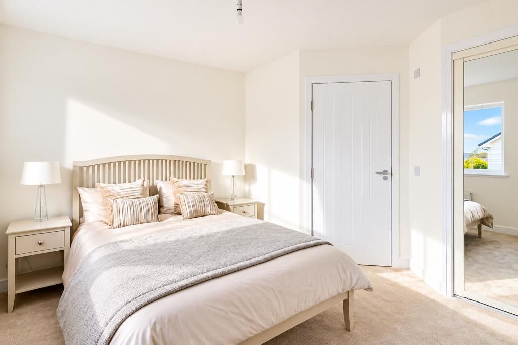 Property photo 1 of 20 Cup1506Pem Master Bedroom To Ensuite.Png