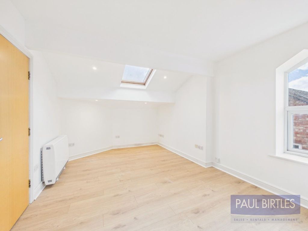 Property photo 2 of 12 Cam01301G0-Pr0829-Still009.Jpg
