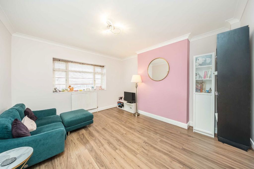 Property photo 2 of 4