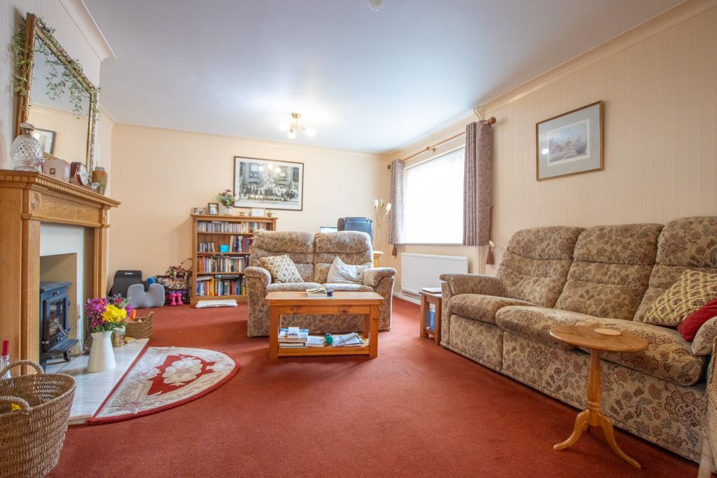 Property photo 3 of 25 5214858