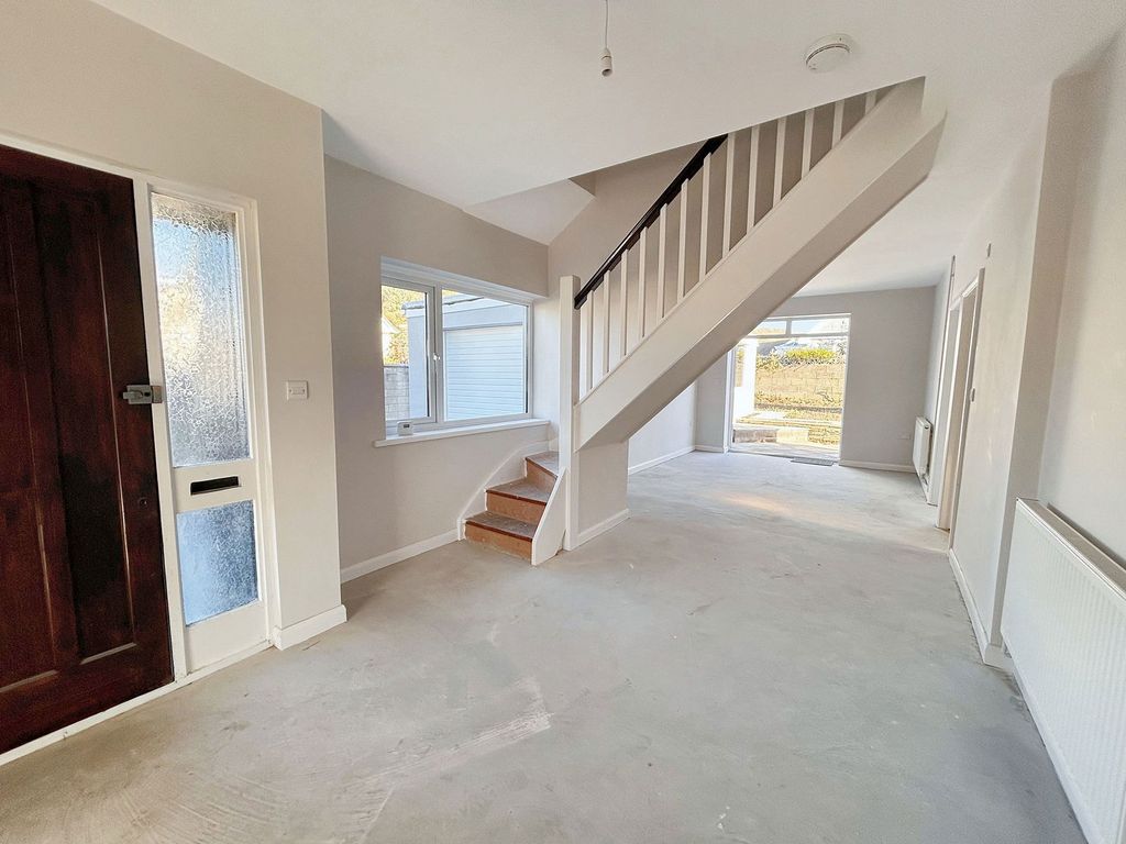 Property photo 3 of 38