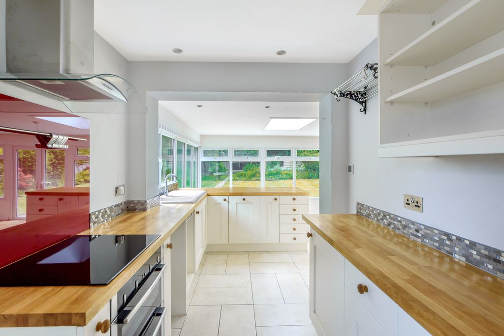 Property photo 2 of 14 Kitchen