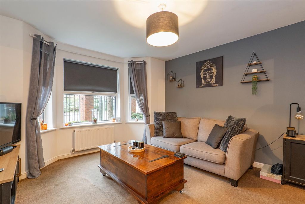 Property photo 2 of 13 Lounge/Diner