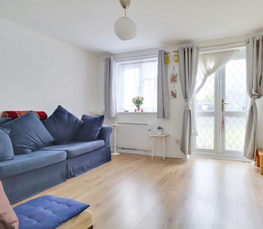 Property photo 2 of 7 Gallery