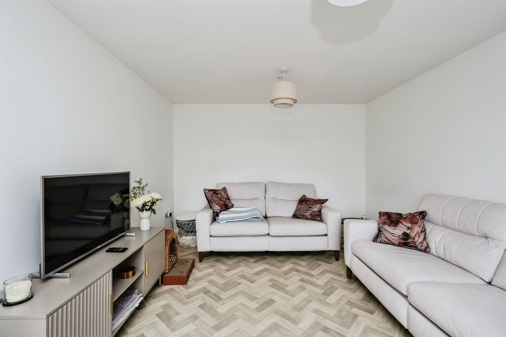 Property photo 3 of 20