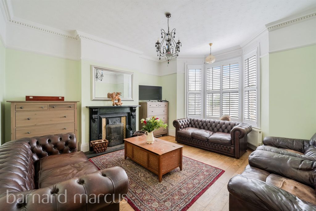 Property photo 3 of 15