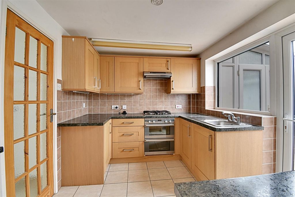 Property photo 3 of 20 Kitchen 1.Jpg